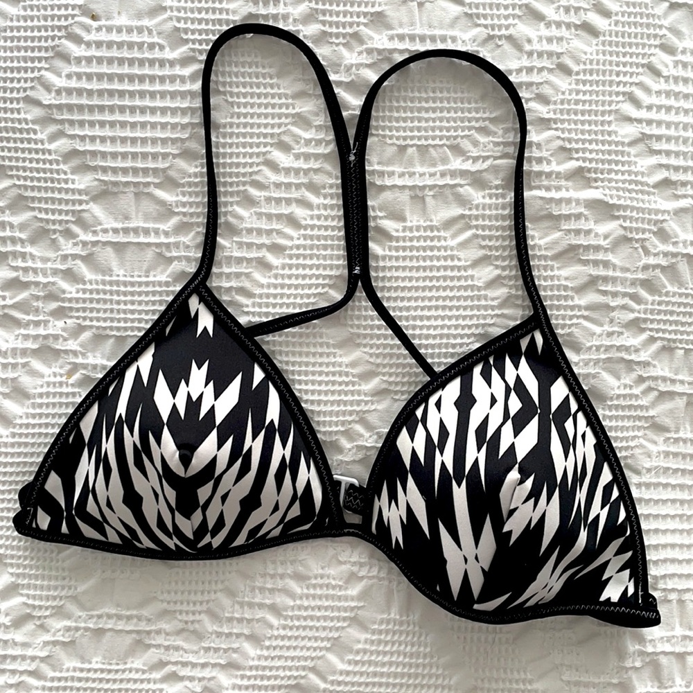 Victoria Secret geometrical black white M